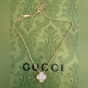 Single Motif Clover Necklace Mother of Pearl 18K Gold Plated 925 Silver